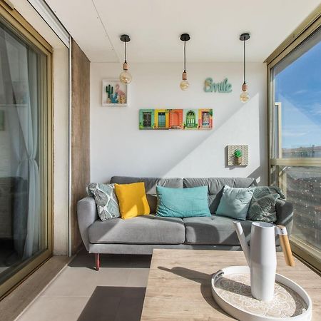 Lb Vacation Rentals I Admire Panoramic Ocean Views Through Walls Of Windows Cannes Bagian luar foto