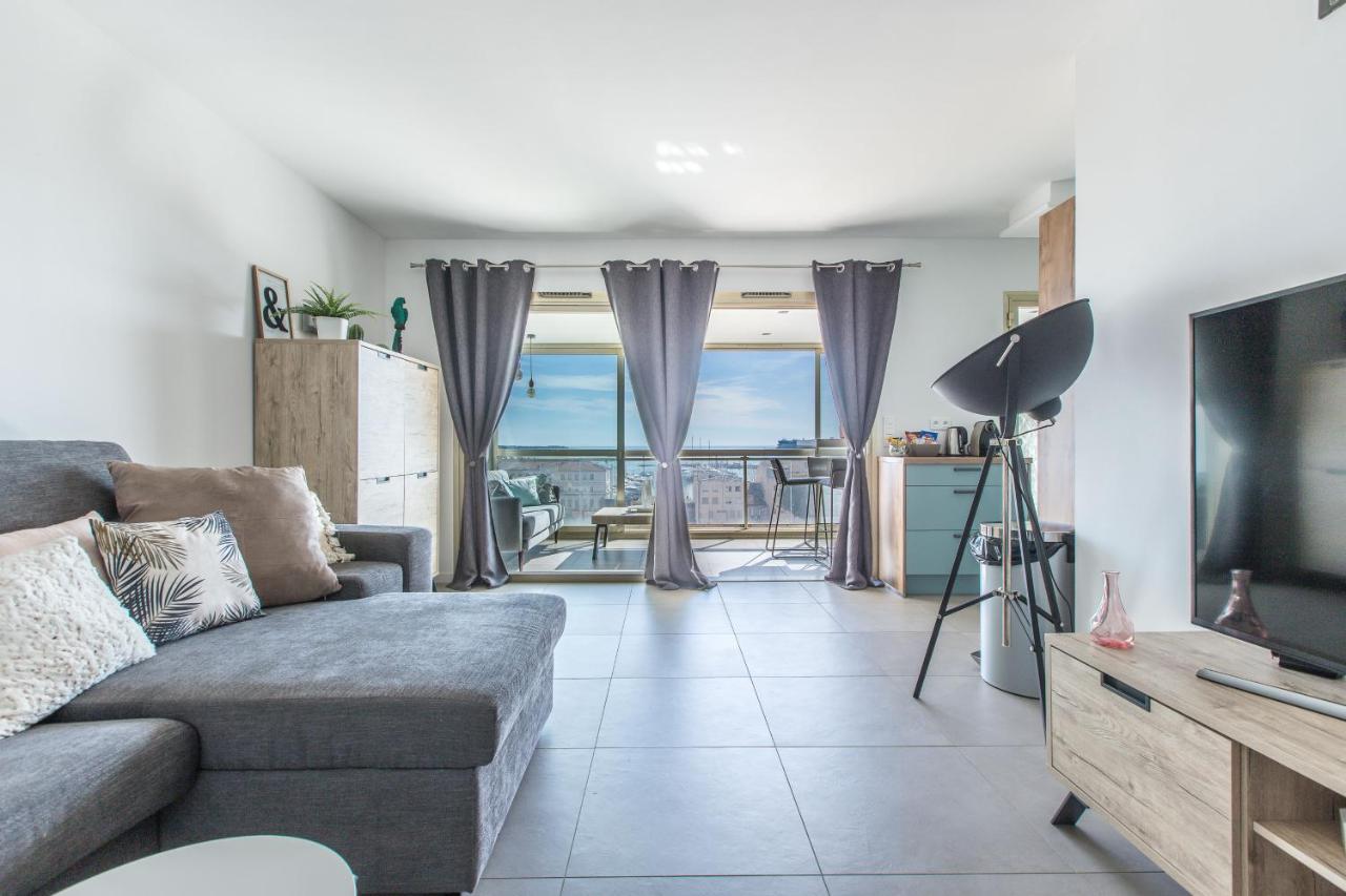 Lb Vacation Rentals I Admire Panoramic Ocean Views Through Walls Of Windows Cannes Bagian luar foto