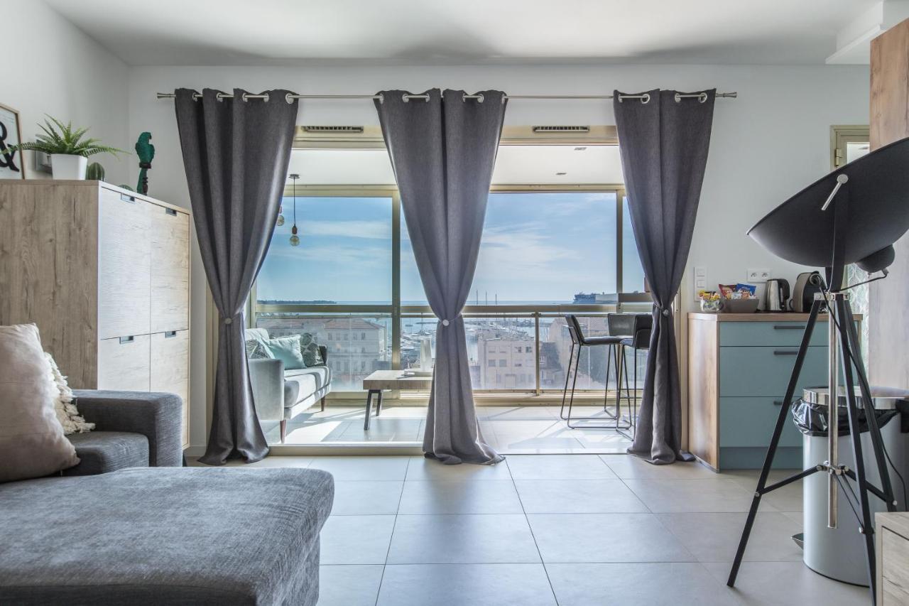 Lb Vacation Rentals I Admire Panoramic Ocean Views Through Walls Of Windows Cannes Bagian luar foto