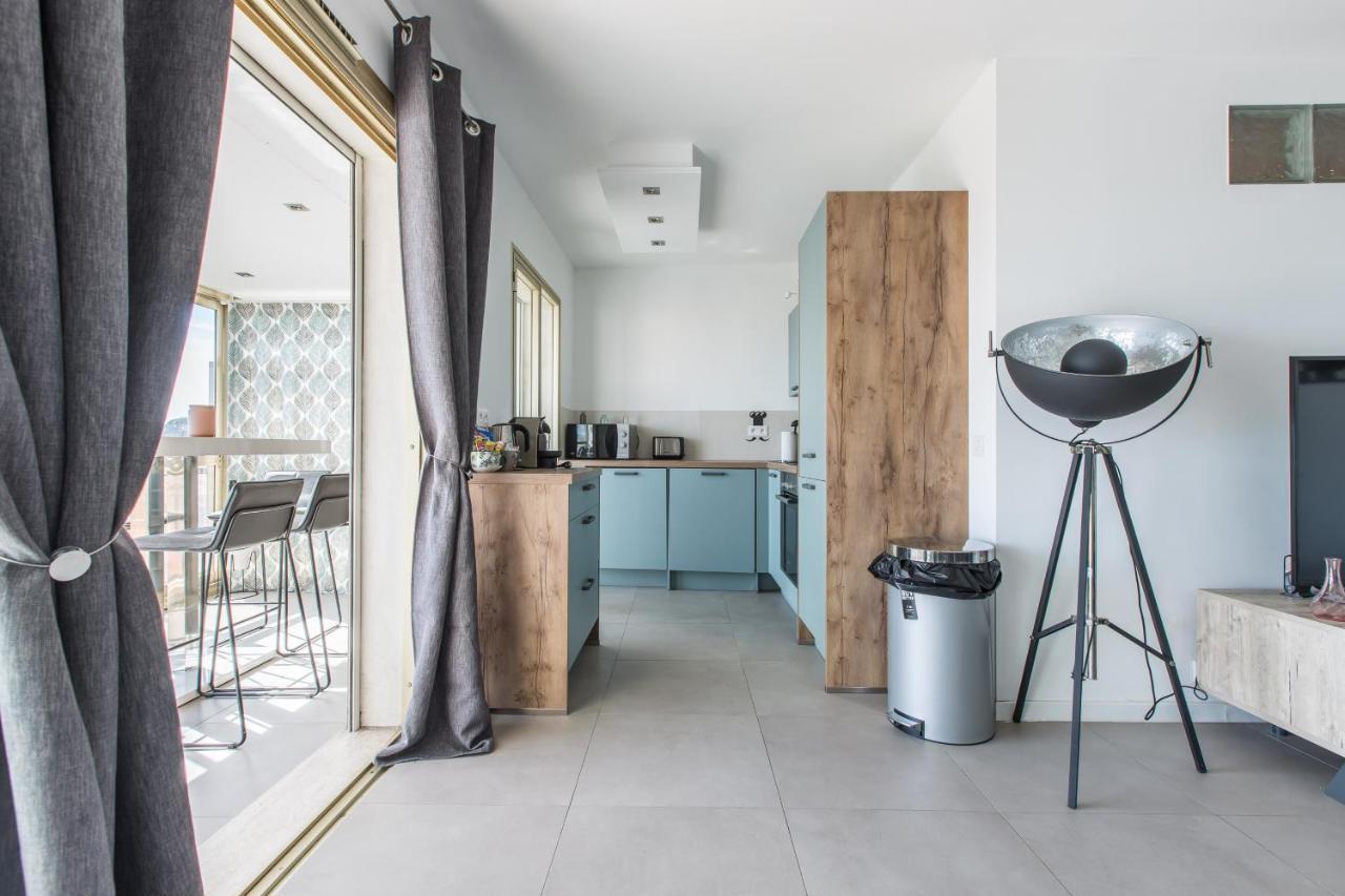 Lb Vacation Rentals I Admire Panoramic Ocean Views Through Walls Of Windows Cannes Bagian luar foto